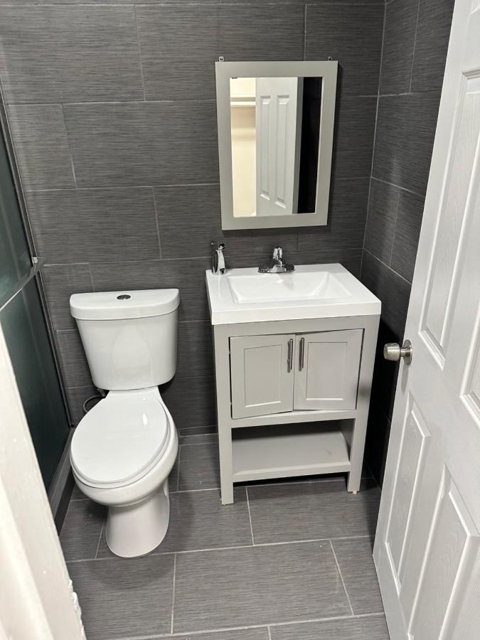 Economy 7 Inn Hampton Bagian luar foto